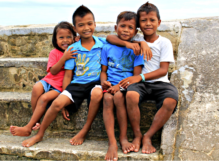 Pandanon Island kids